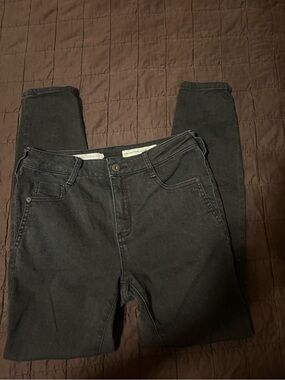 Pilcro Straight-Leg Jeans in Black